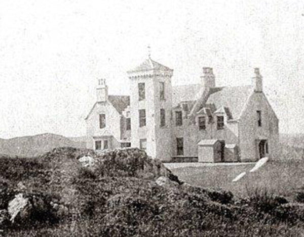 Black and white historical image of Uig Lodge