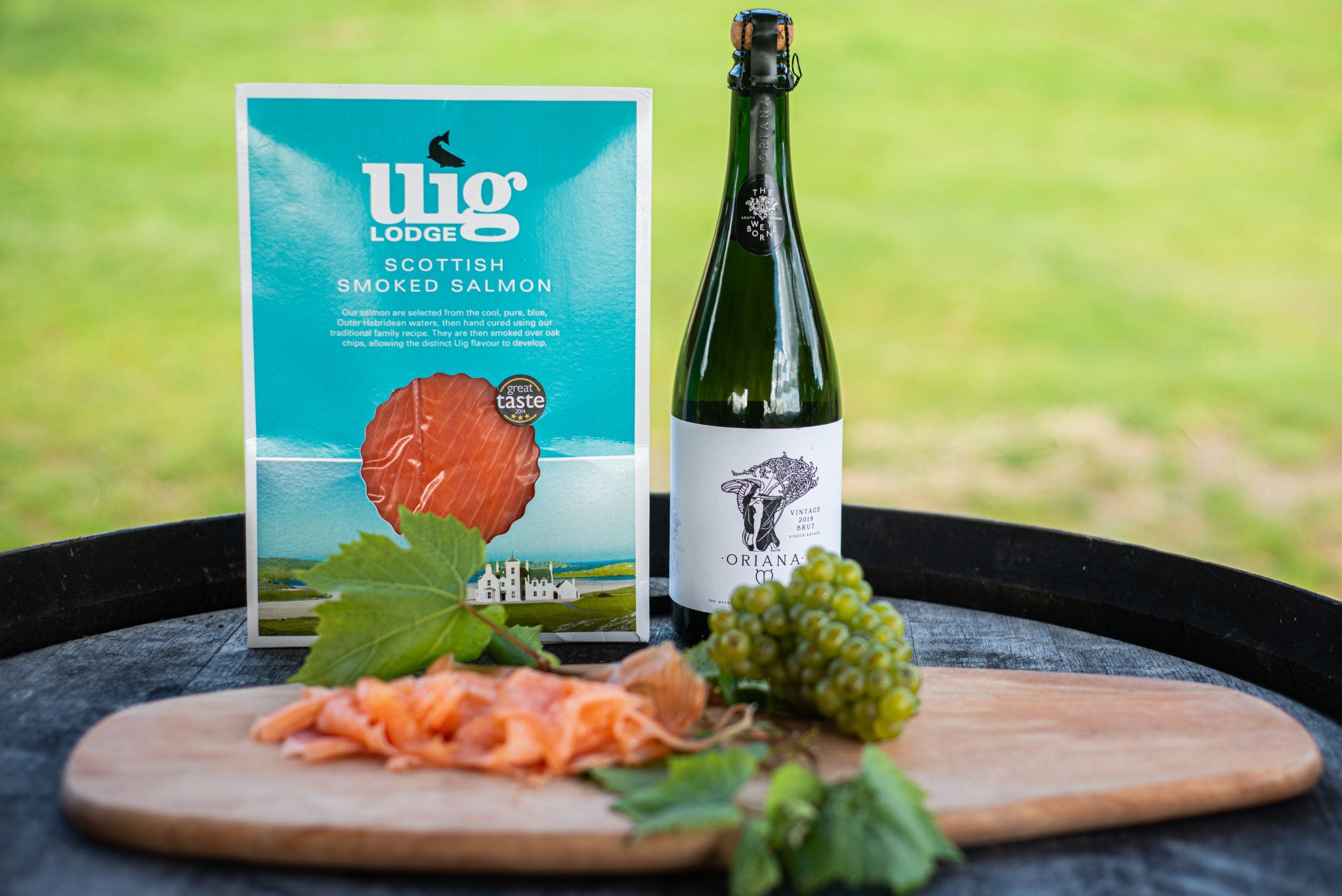 Sparkling wine and scottish smoked salmon hamper