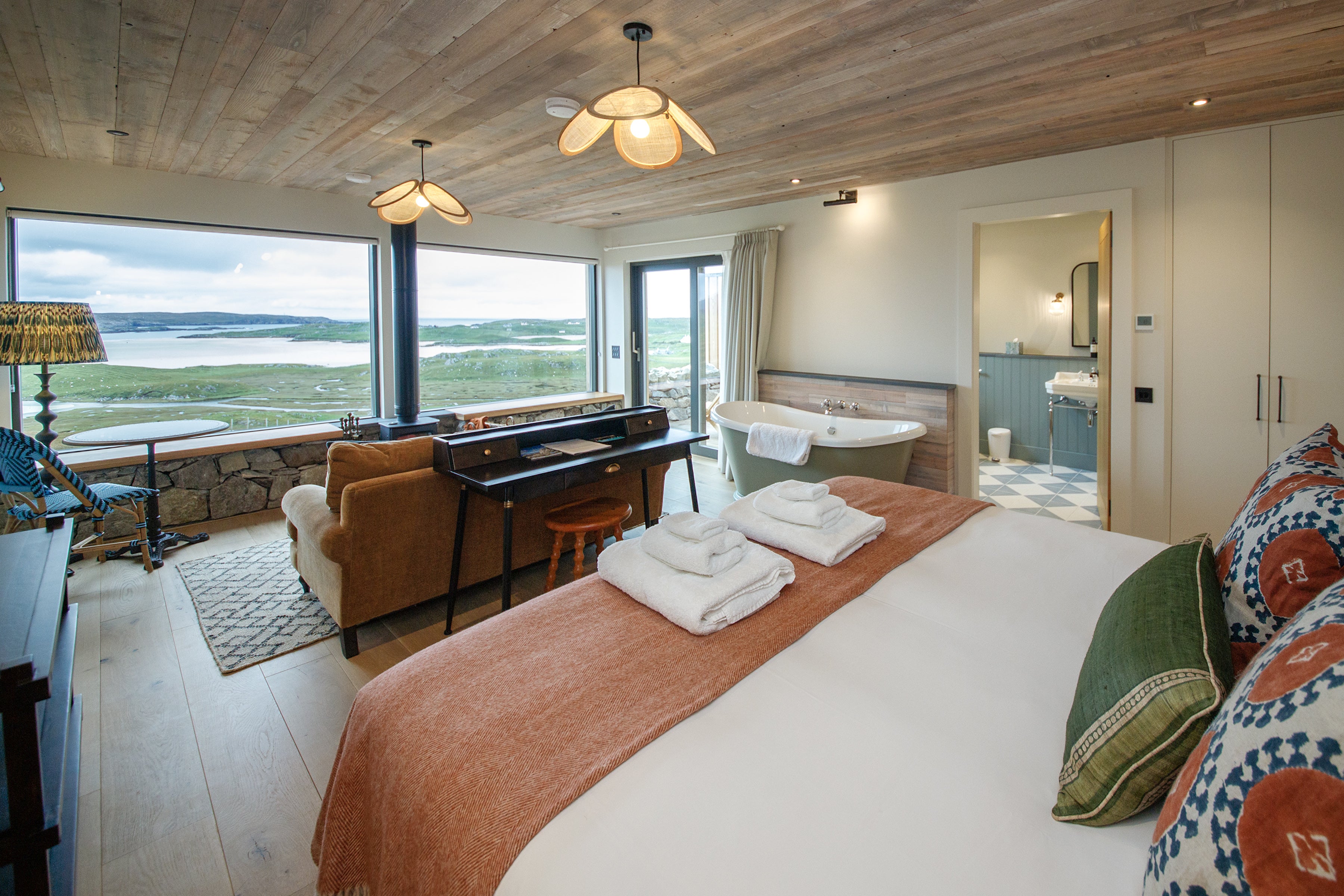 Luxurious private room on the Isle of Lewis